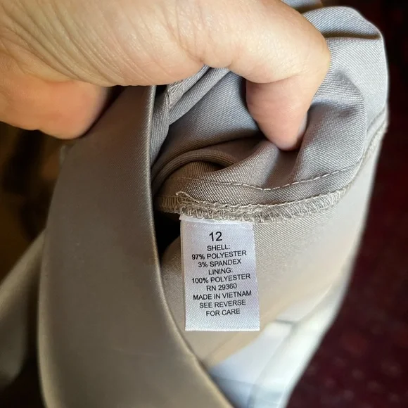 Gray and Black Sleeveless Dress - Picture 4 of 4